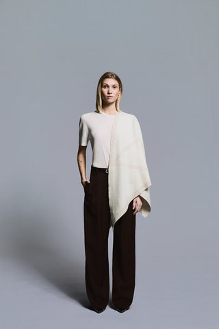 Envelope1976 Triangle scarf, Cream / Light beige Scarf Cream / light beige